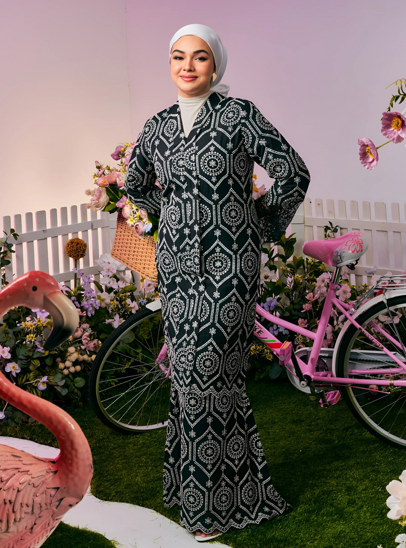 Tun Farah Embroidered Eyelet Kurung - Black