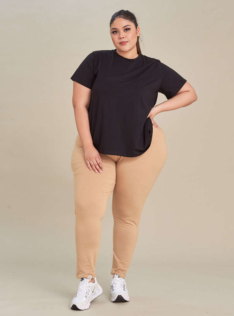 A woman wearing Camel Basic Cotton Legging