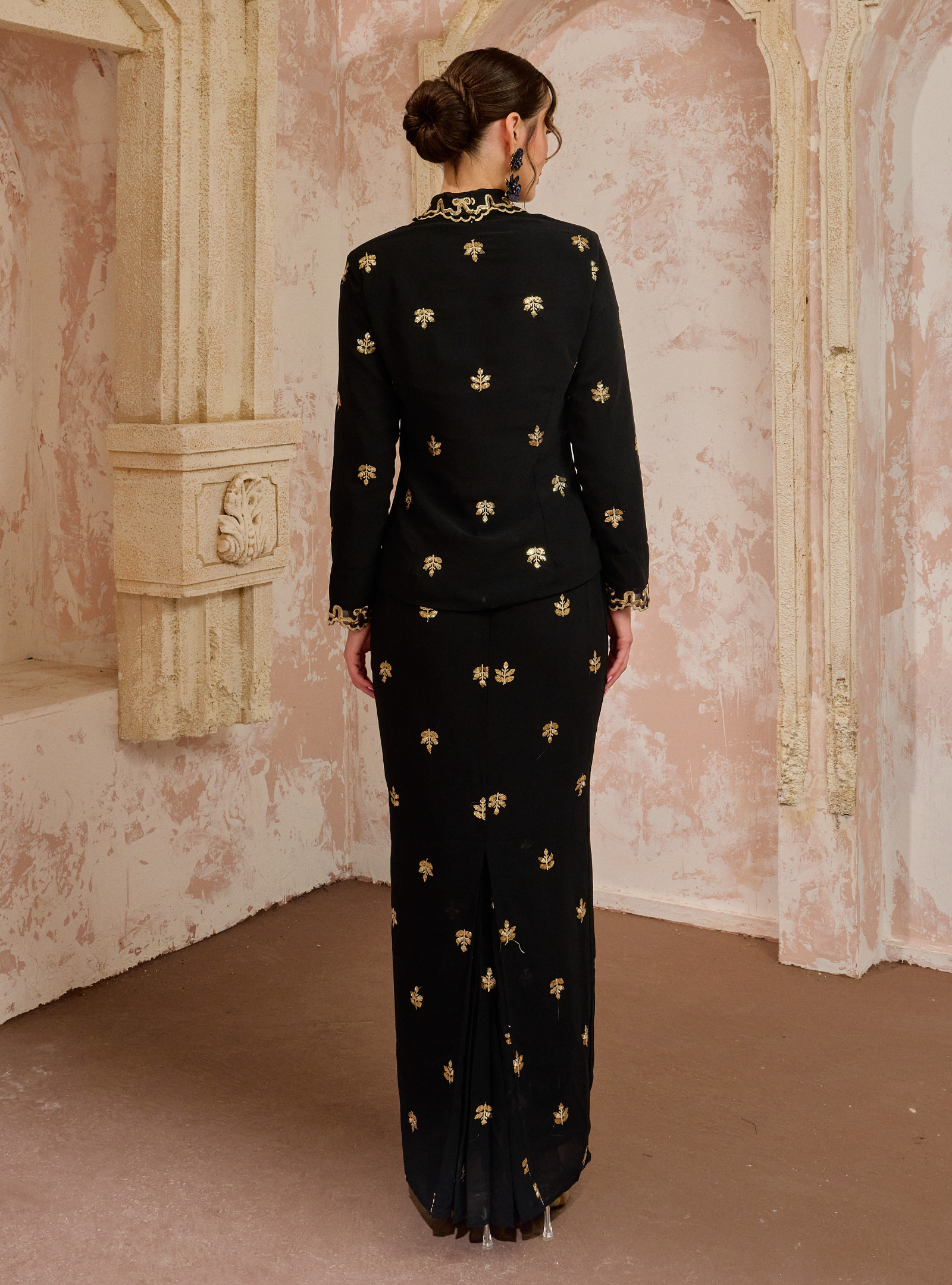 Seri Fatimah Embroidered Kebaya Kurung - Black