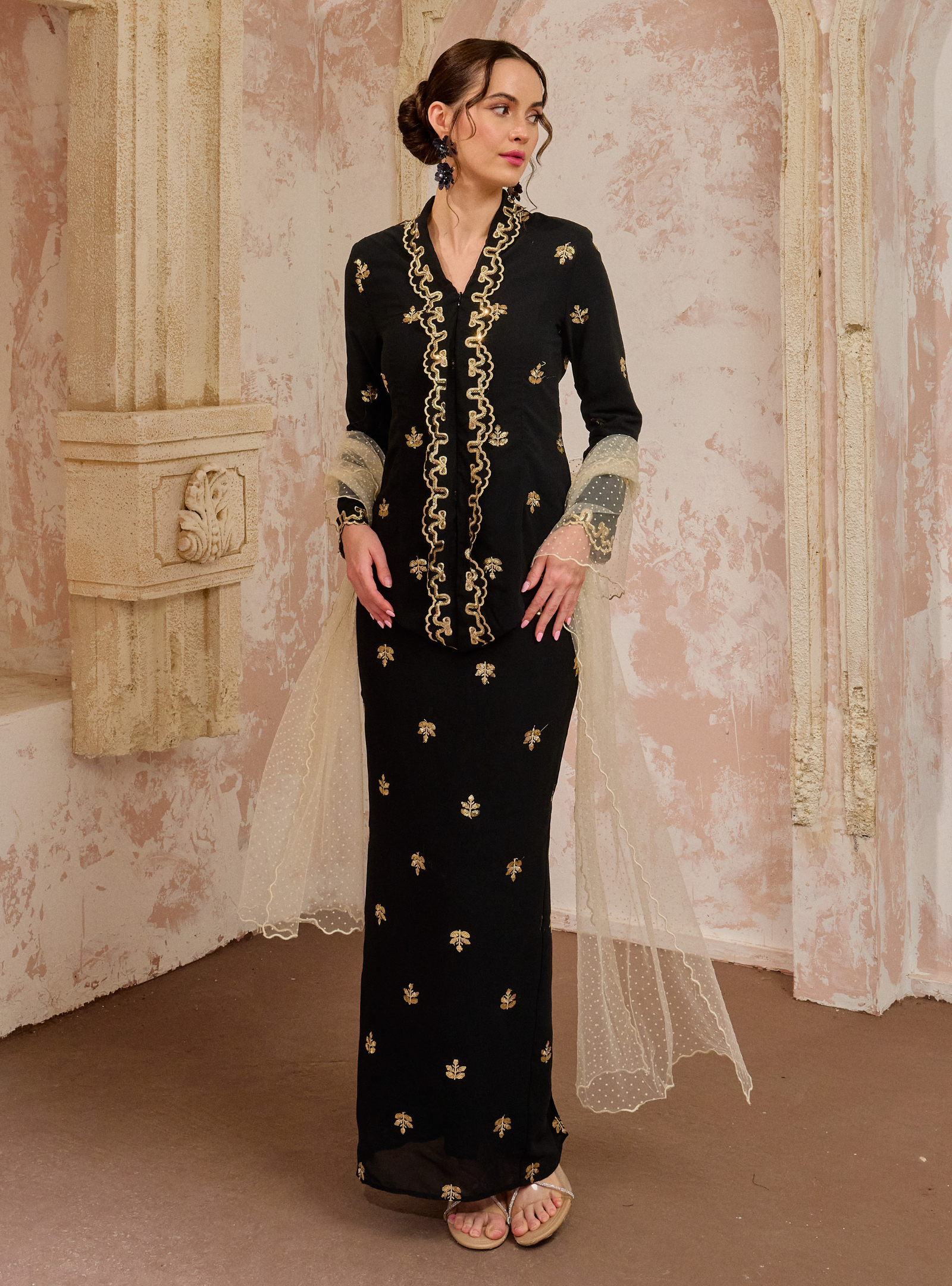 Seri Fatimah Embroidered Kebaya Kurung - Black