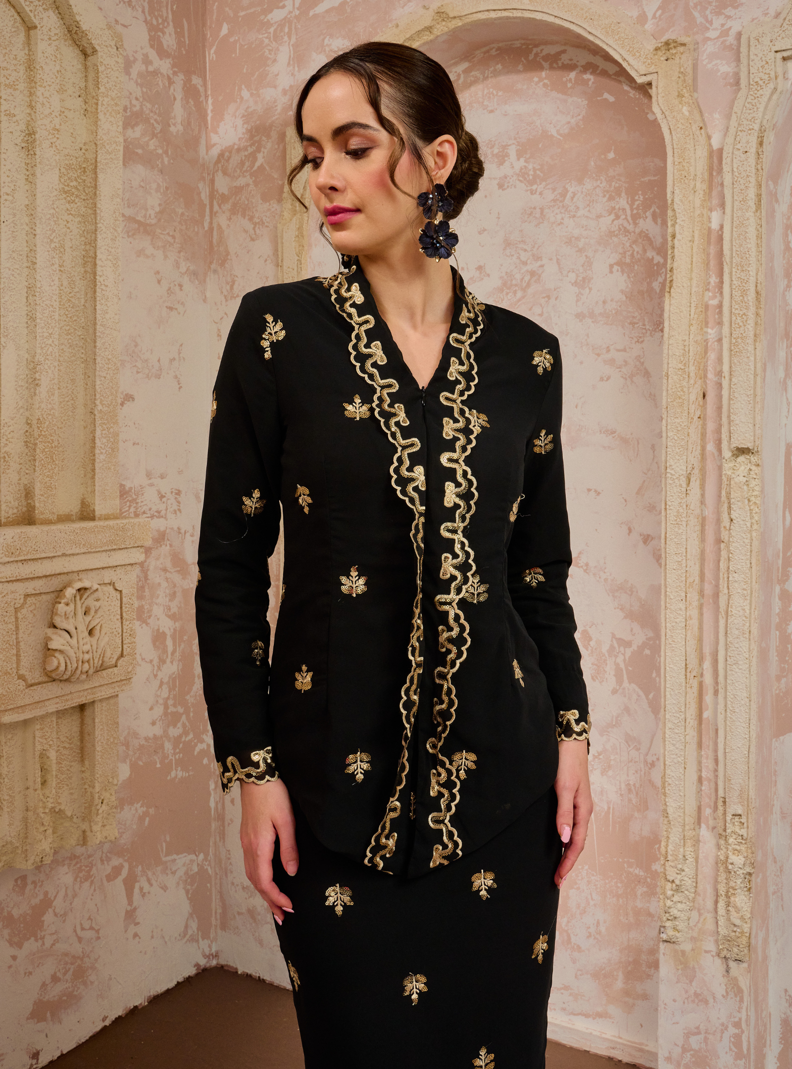 Seri Fatimah Embroidered Kebaya Kurung - Black