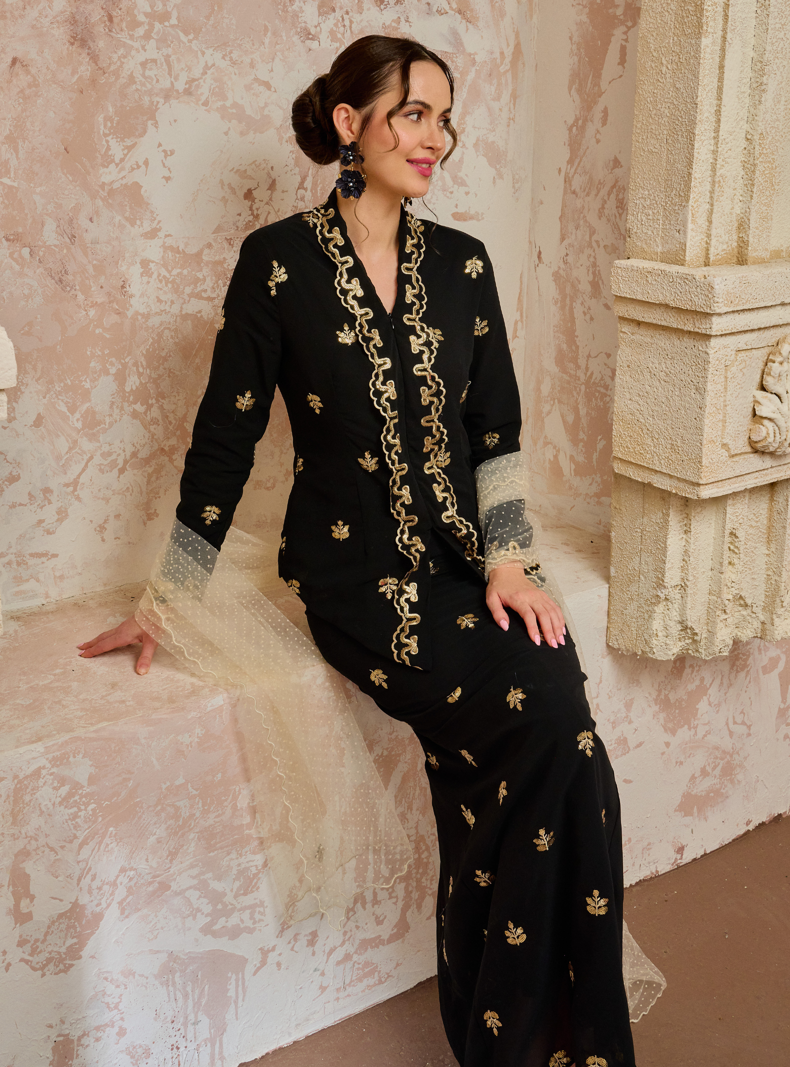 Seri Fatimah Embroidered Kebaya Kurung - Black