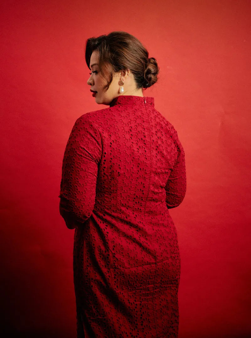 Mi Gu Eyelet Cheongsam Dress Maroon – CURVA FABULOUS