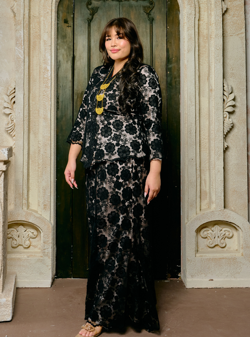 Manis Rafizah Lace Kebaya Peplum Kurung