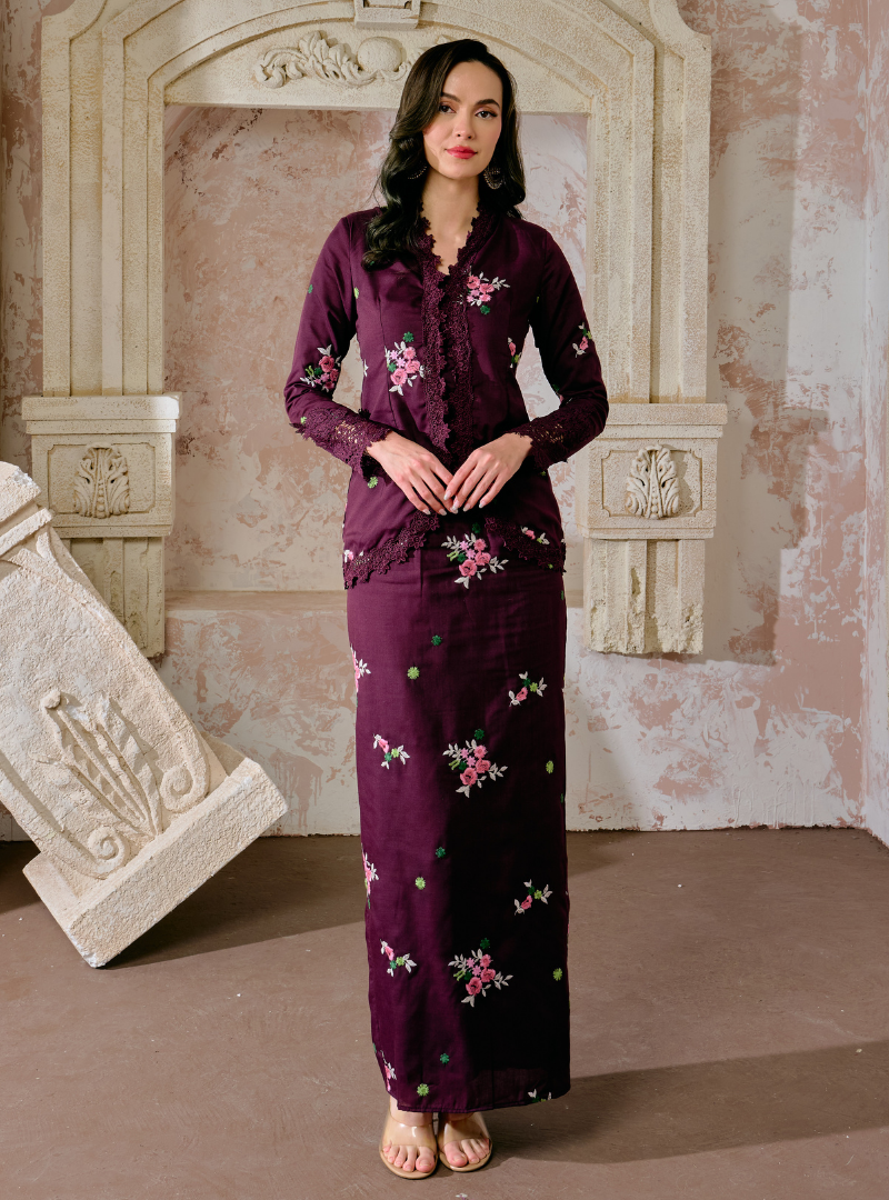 Manis Kaisara Embroidered Kebaya Kurung - Wine