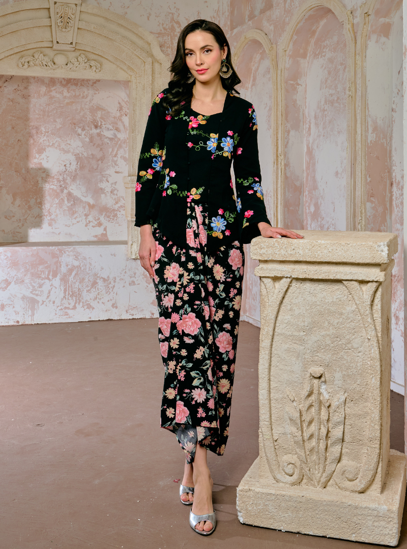 Pario Wrap Skirt - Black Pink Flower