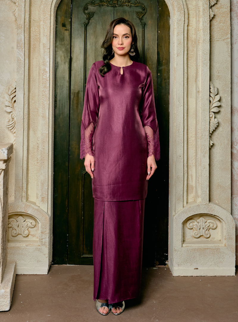 Manis Sofea Kurung Pahang - Wine