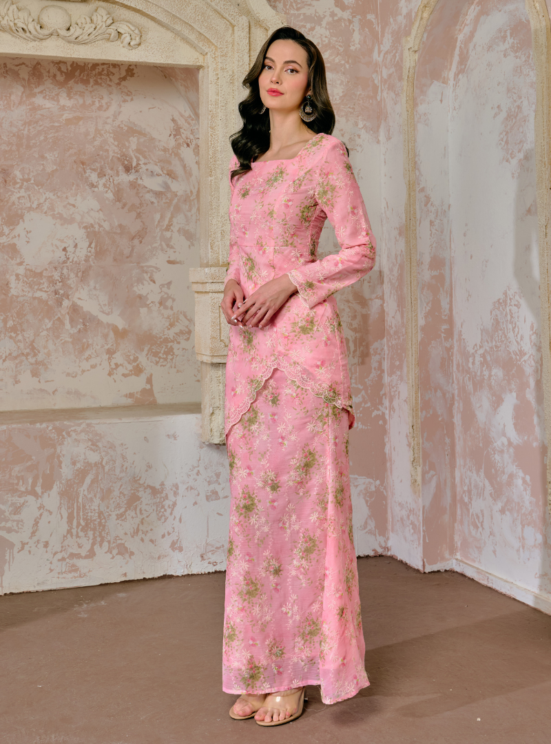 Manis Larnia Asymmetrical Kurung Pahang - Strawberry Pink