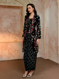 Manis Qifiyah Embroidered Lace Kebarung Top Only