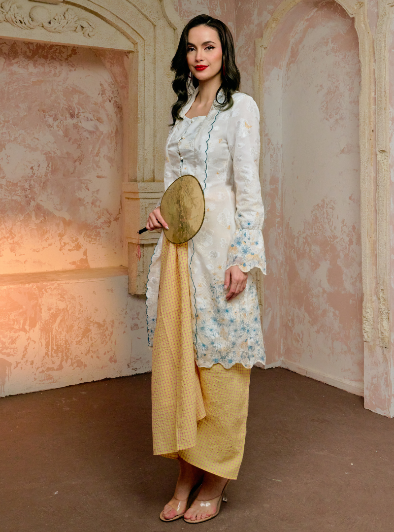 Manis Qistina Embroidered Kebarung Top Only