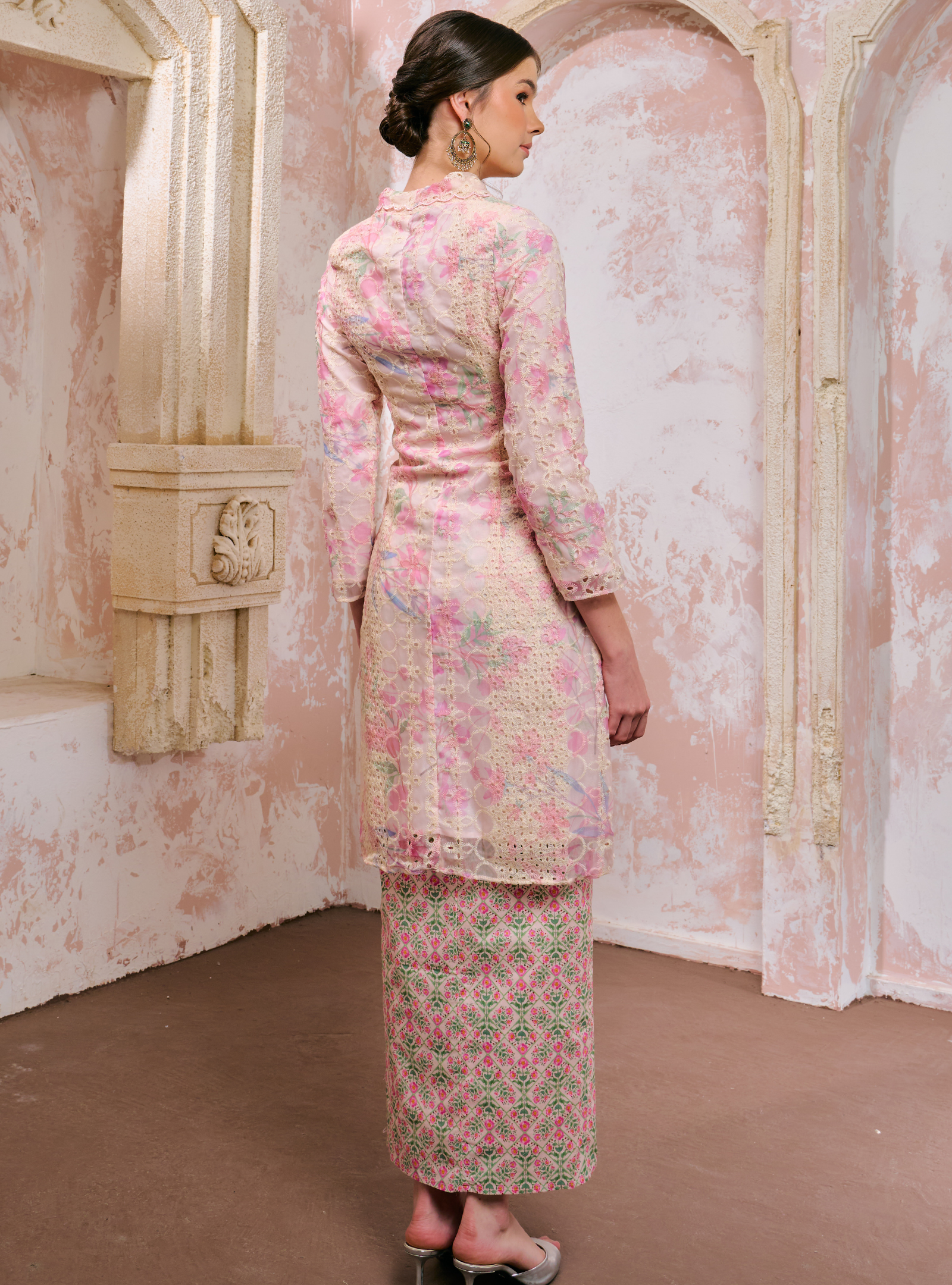 Sulam Ramlah Embrodered Kebarung Top Only - Pink