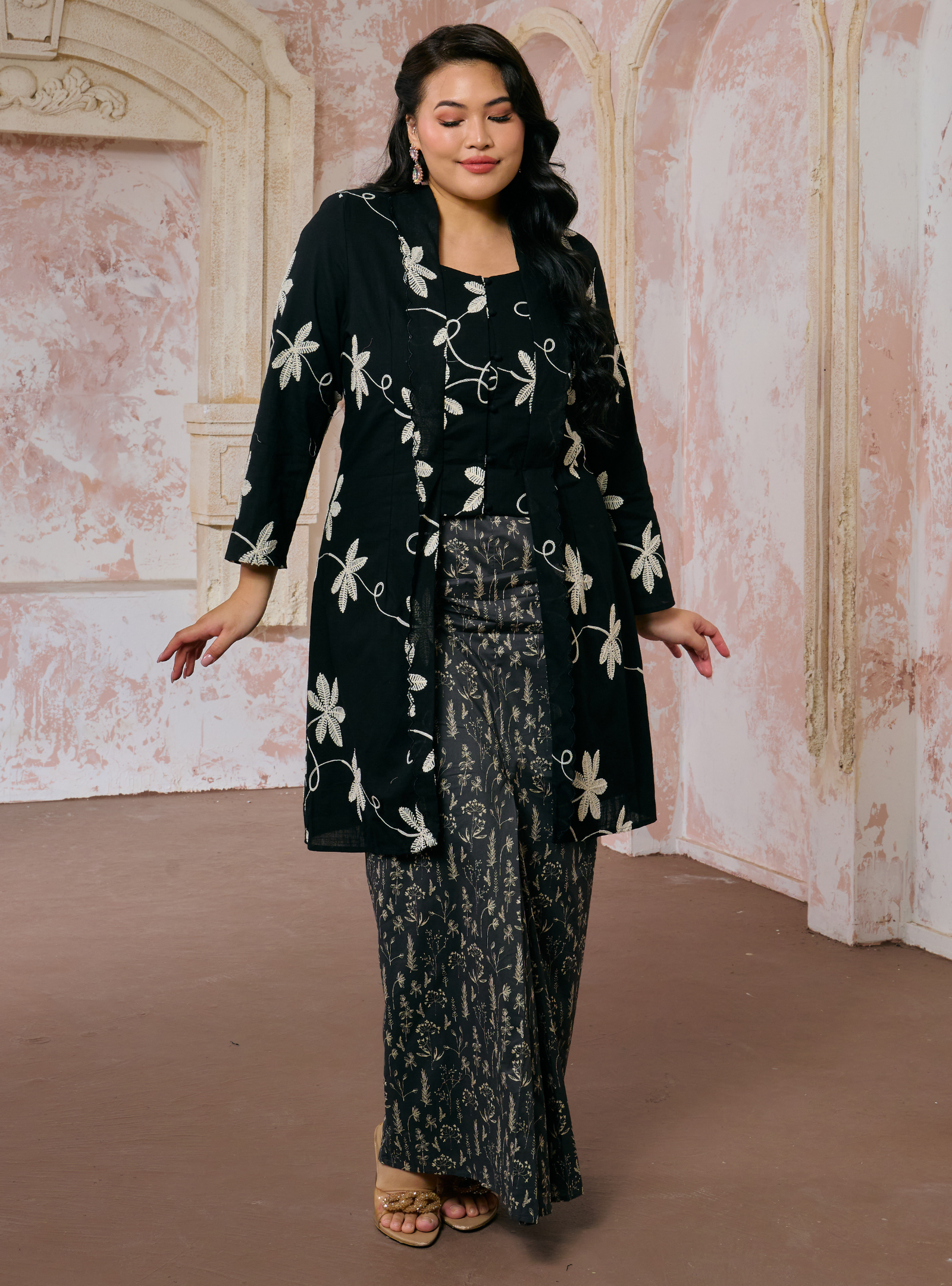 Sulam Leha Embroidered Kebarung Top Only - Black