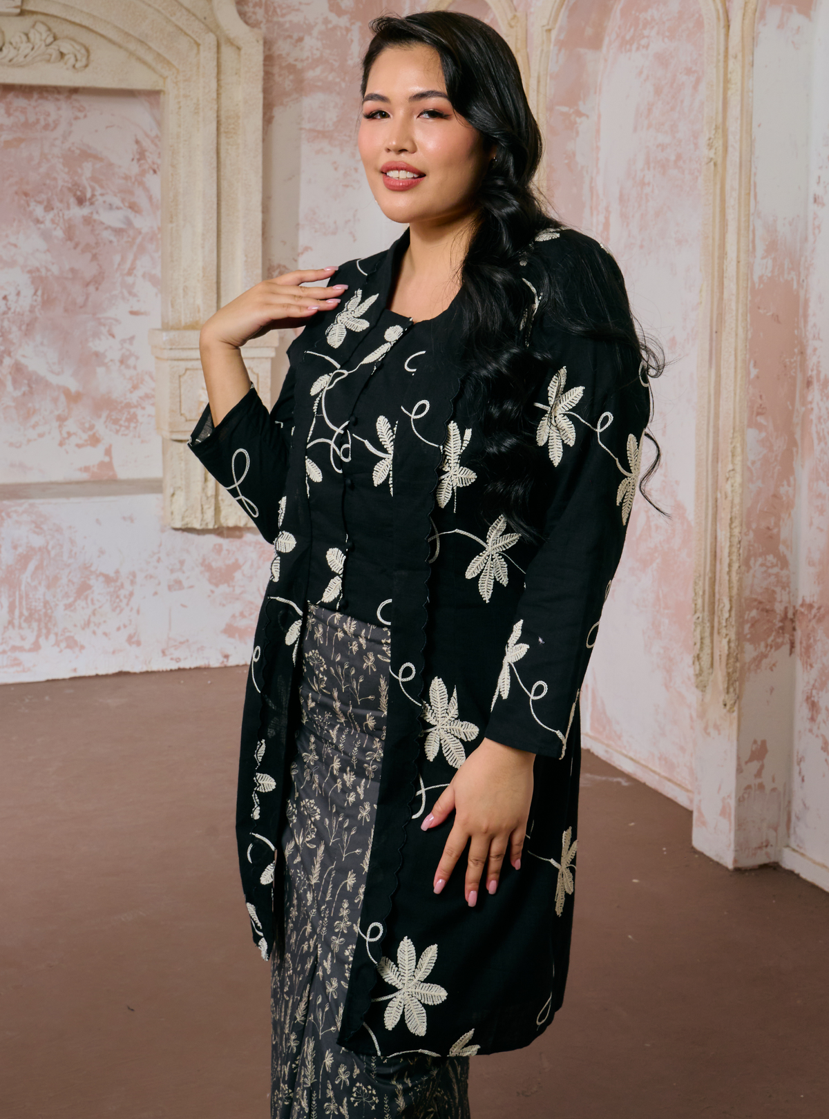 Sulam Leha Embroidered Kebarung Top Only - Black