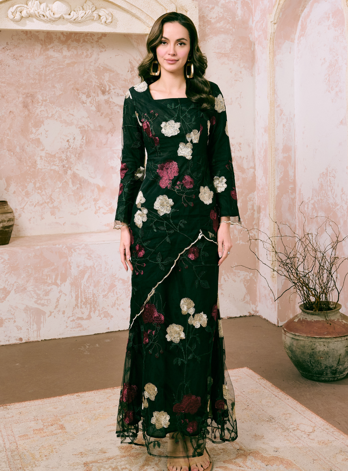 Santun Thalita Asymmetrical Kurung Pahang - Black Flower