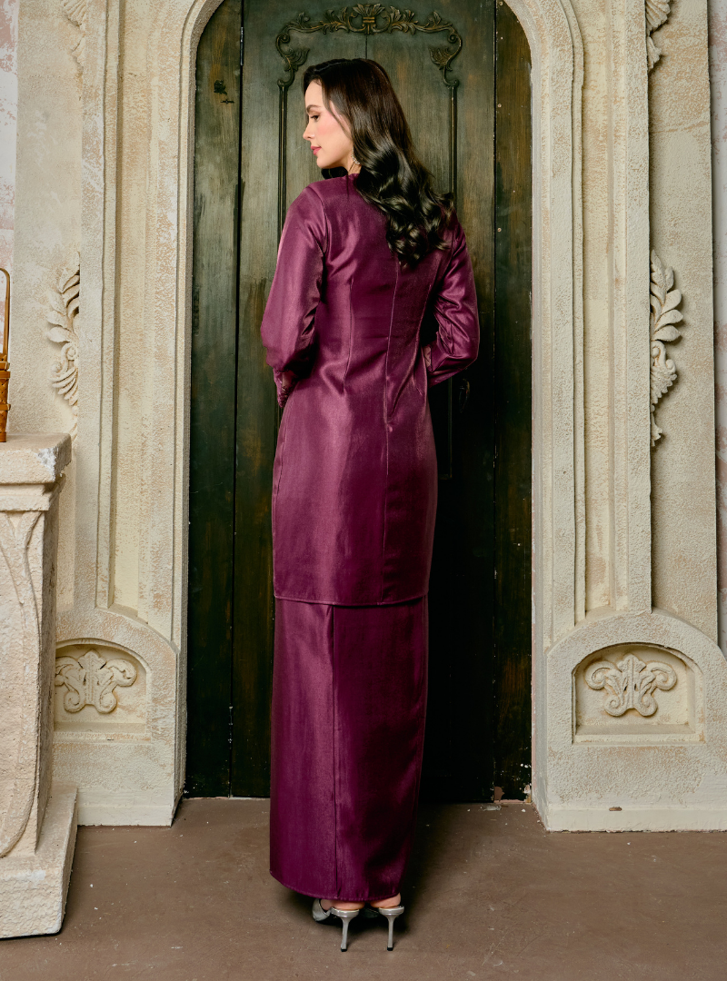 Manis Sofea Kurung Pahang - Wine