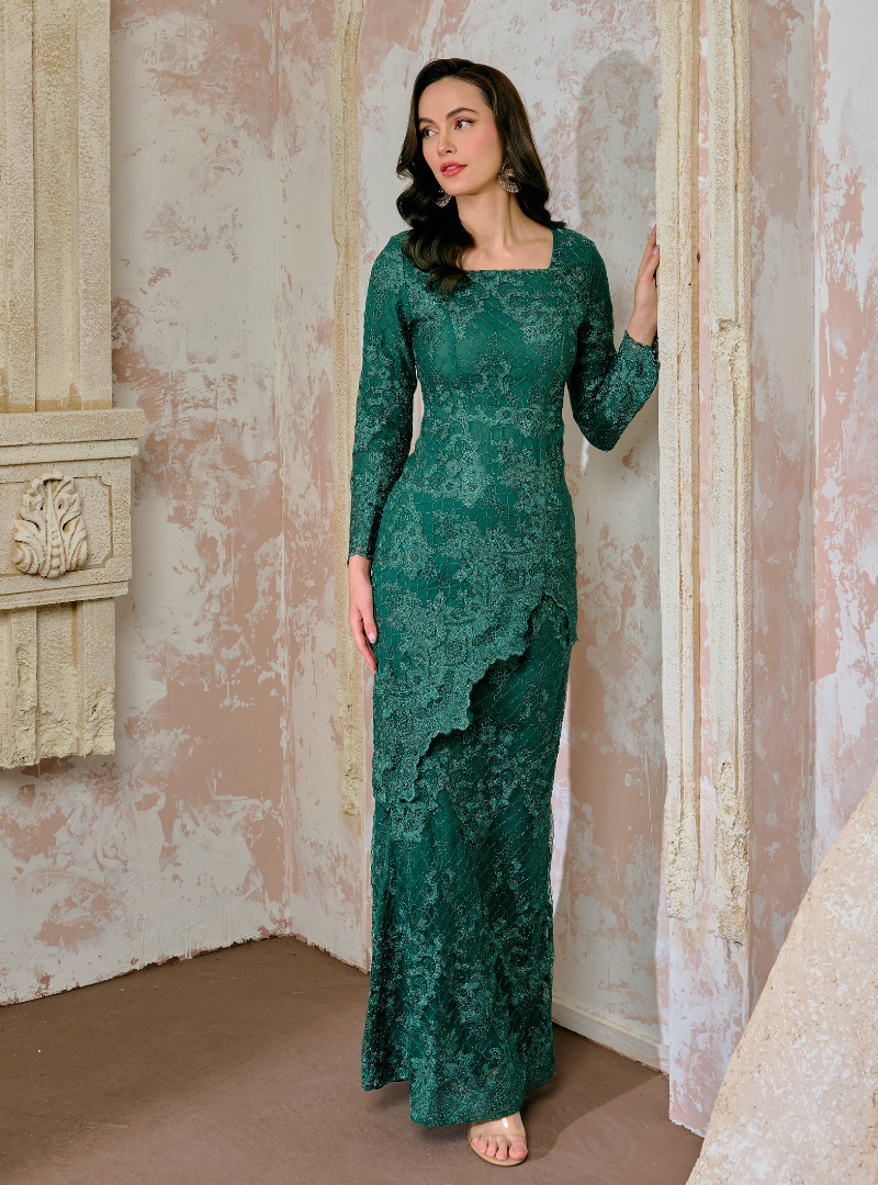 Manis Thania Asymmetrical Kurung Pahang - Emerald