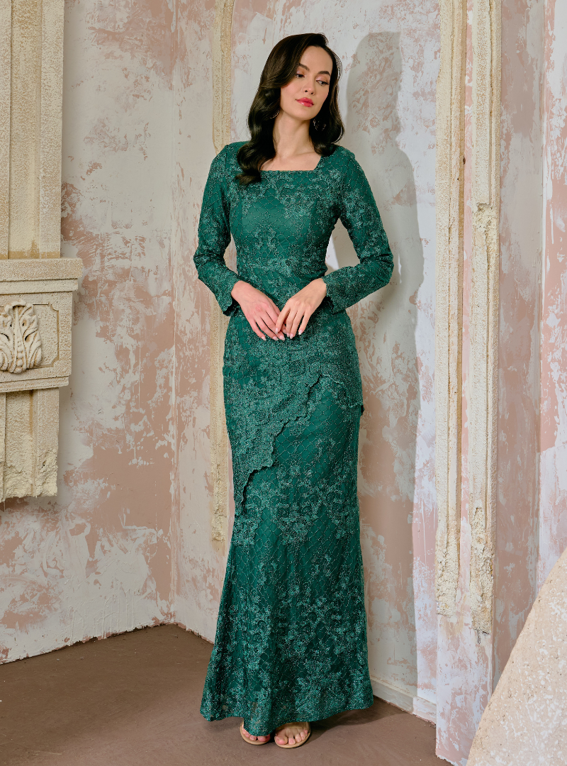 Manis Thania Asymmetrical Kurung Pahang - Emerald