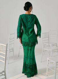 Tun Melati Eyelet Lace Kurung - Emerald