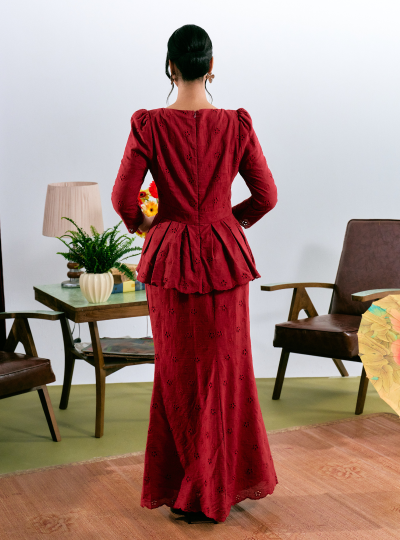 Tun Intan Eyelet Peplum Kurung