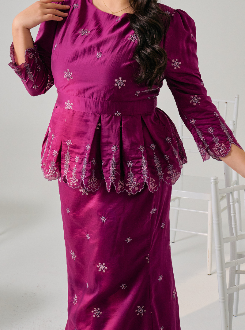 (AS IS) Tun Maimunah Eyelet Peplum Kurung - Purple