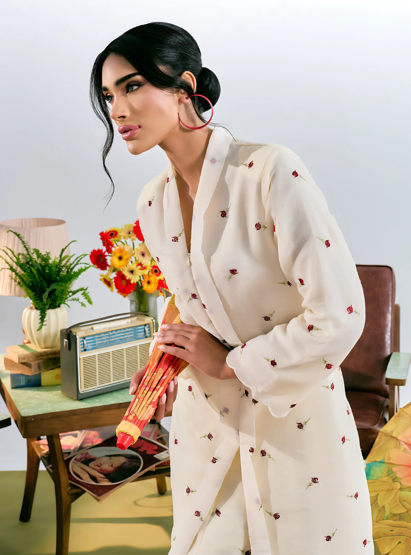 Tun Raisa Roses Embroidered Kebarung