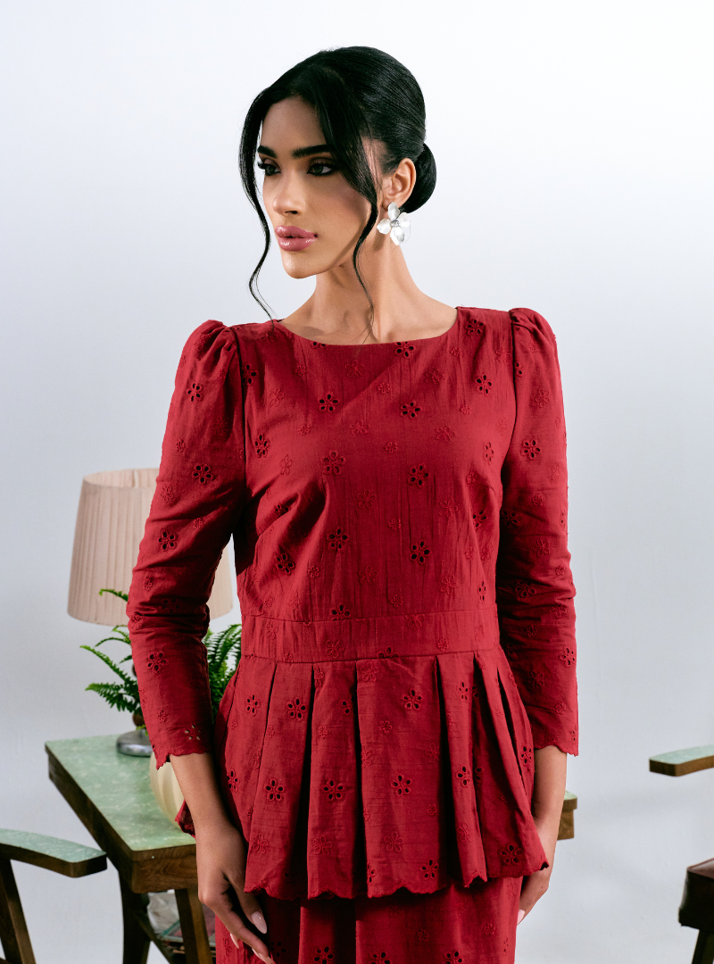 Tun Intan Eyelet Peplum Kurung