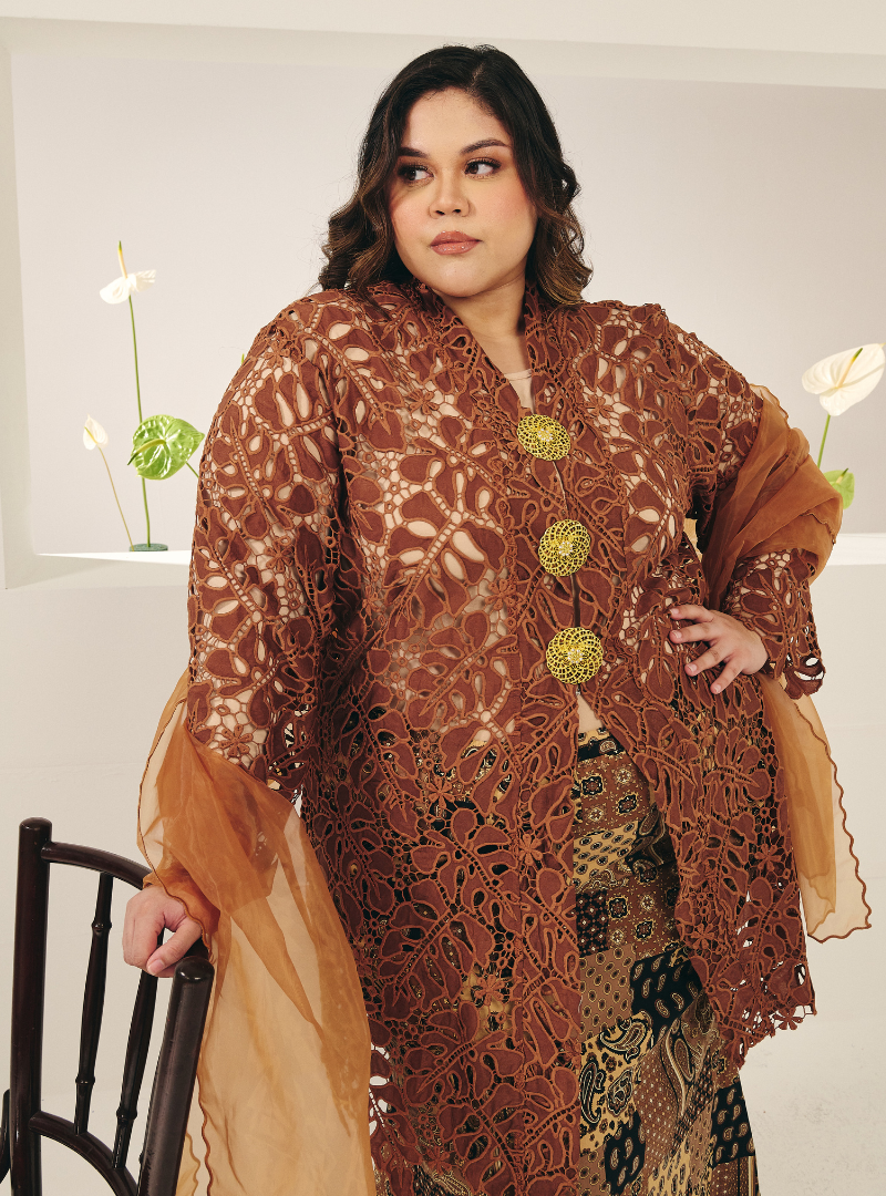 Tun Baizura Eyelet Leaves Kebarung - Brown