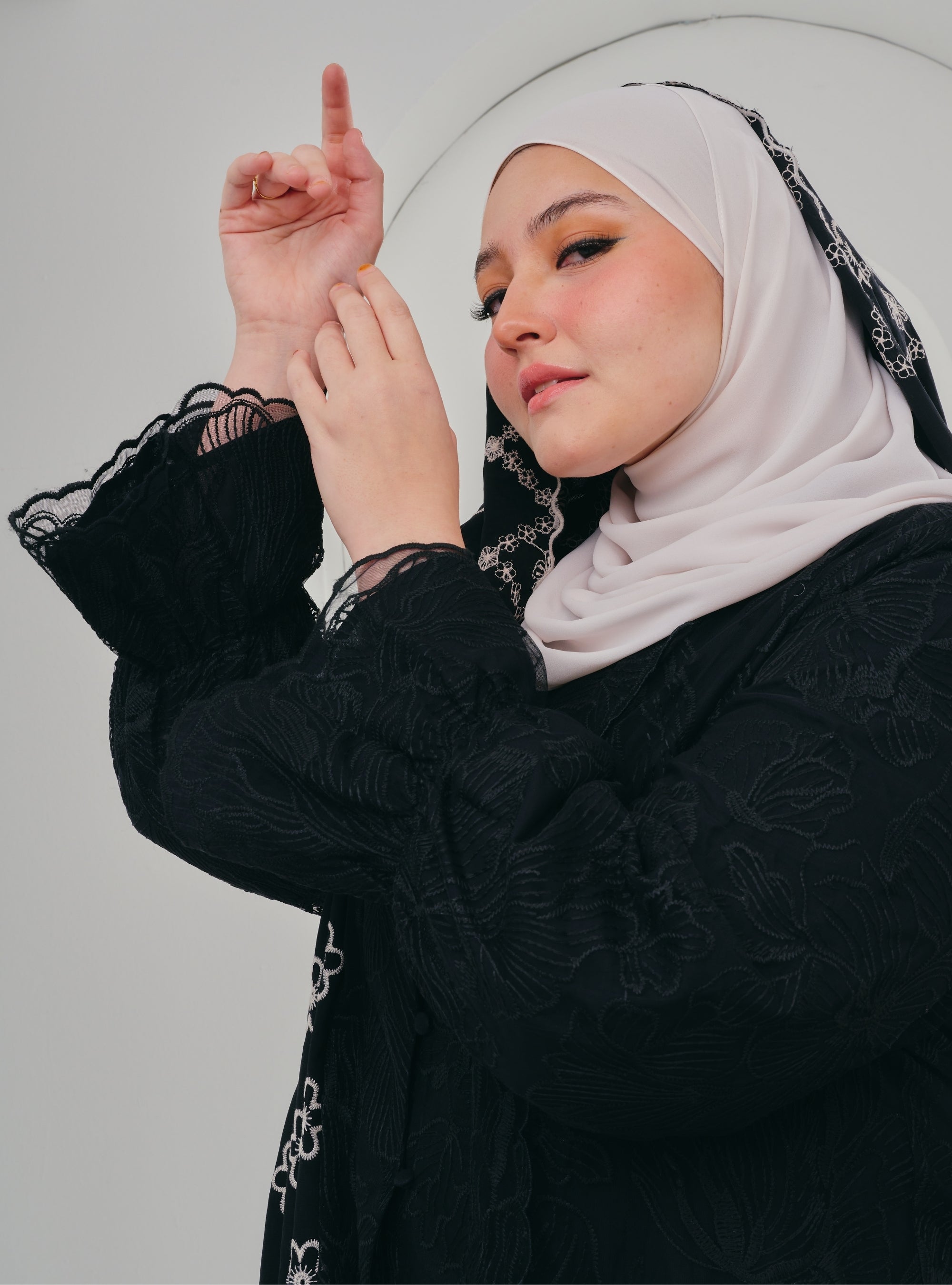 Bunga Hati Embroidered Kebarung Top Only