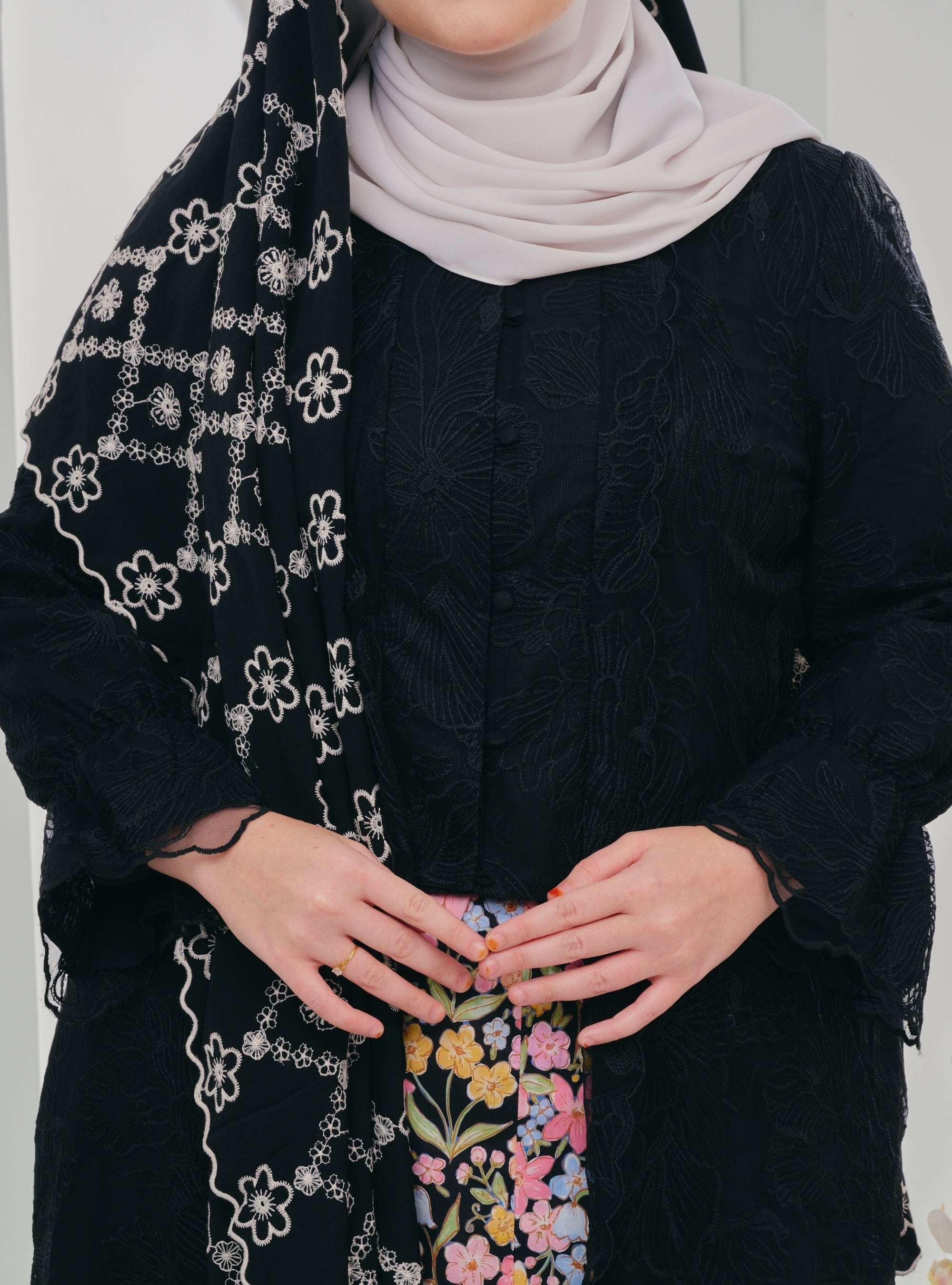 Bunga Hati Embroidered Kebarung Top Only