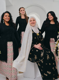 Bunga Hati Embroidered Kebarung Top Only