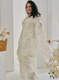 Bunga Karin Embroidered Manik Kebarung