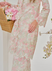 Bunga Cahaya Embroidered Kabarung