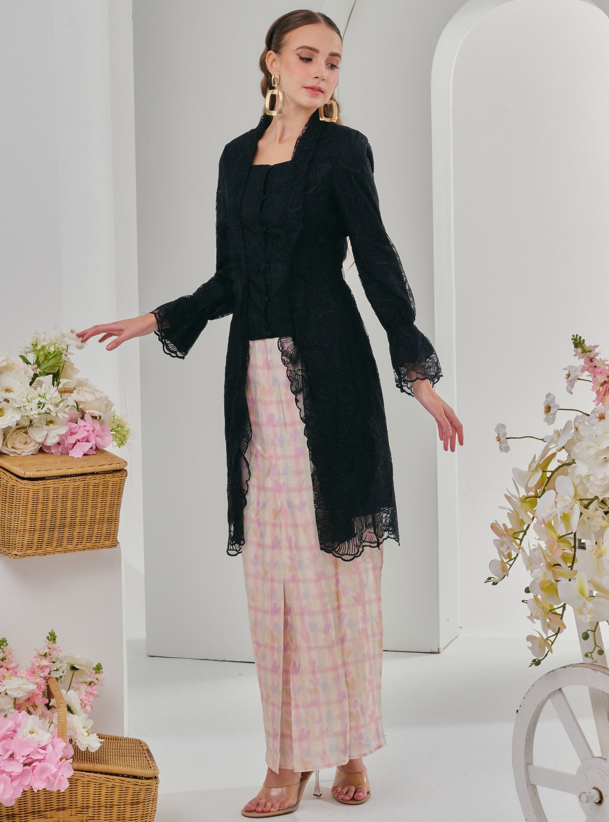 Bunga Hati Embroidered Kebarung Top Only