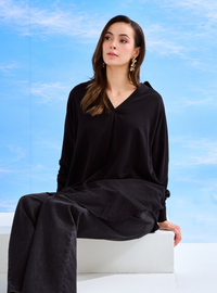 Pana Relaxed V-Neck Blouse