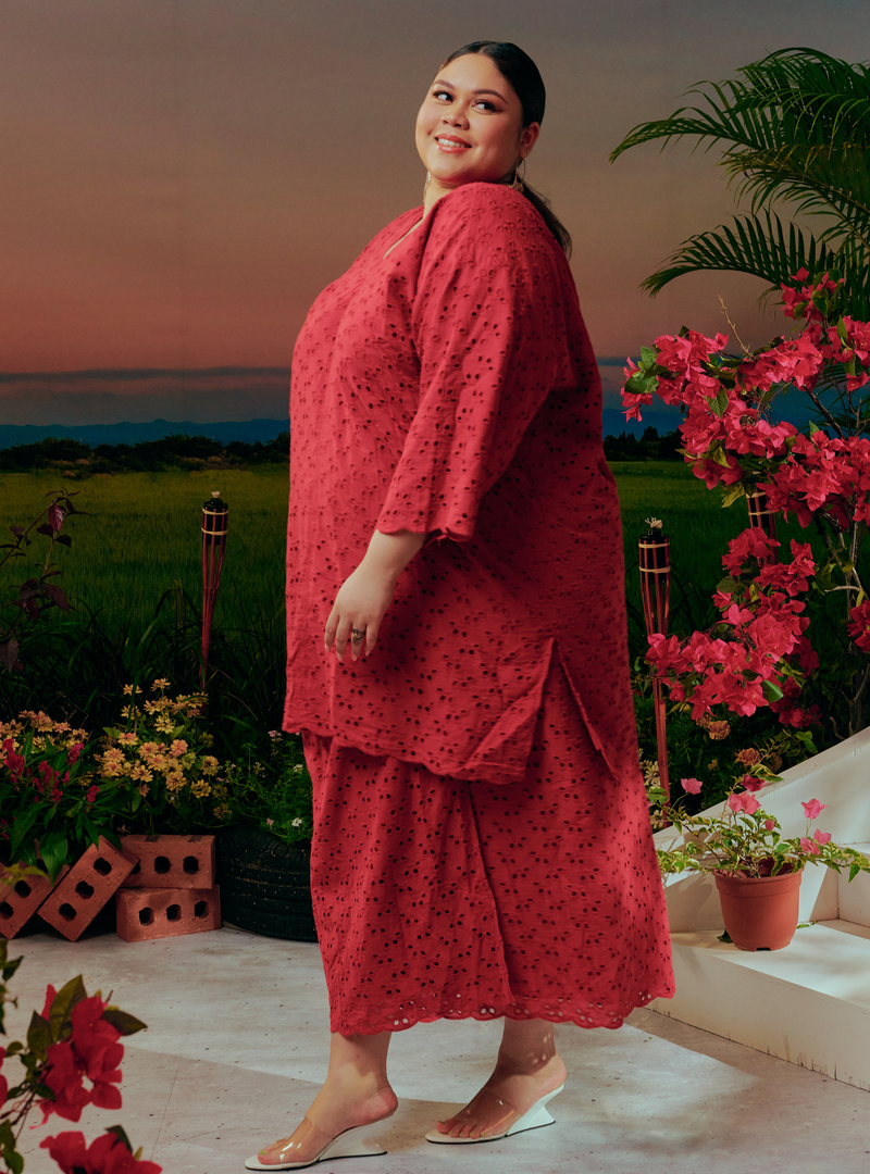 Brick Red Tun Yasmin Embroidered Eyelet Oversized Kurung