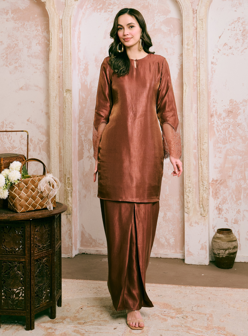 Manis Sofea Kurung Pahang - Rich Brown – CURVA FABULOUS