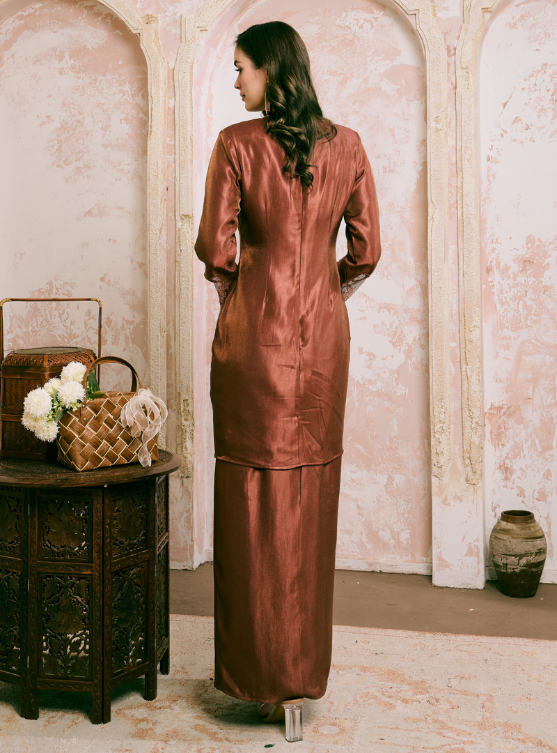 Manis Sofea Kurung Pahang - Rich Brown – CURVA FABULOUS