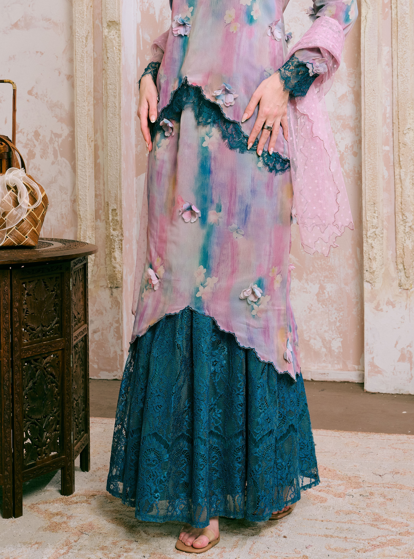 Santun Aminah 3D Lace Kurung - Teal