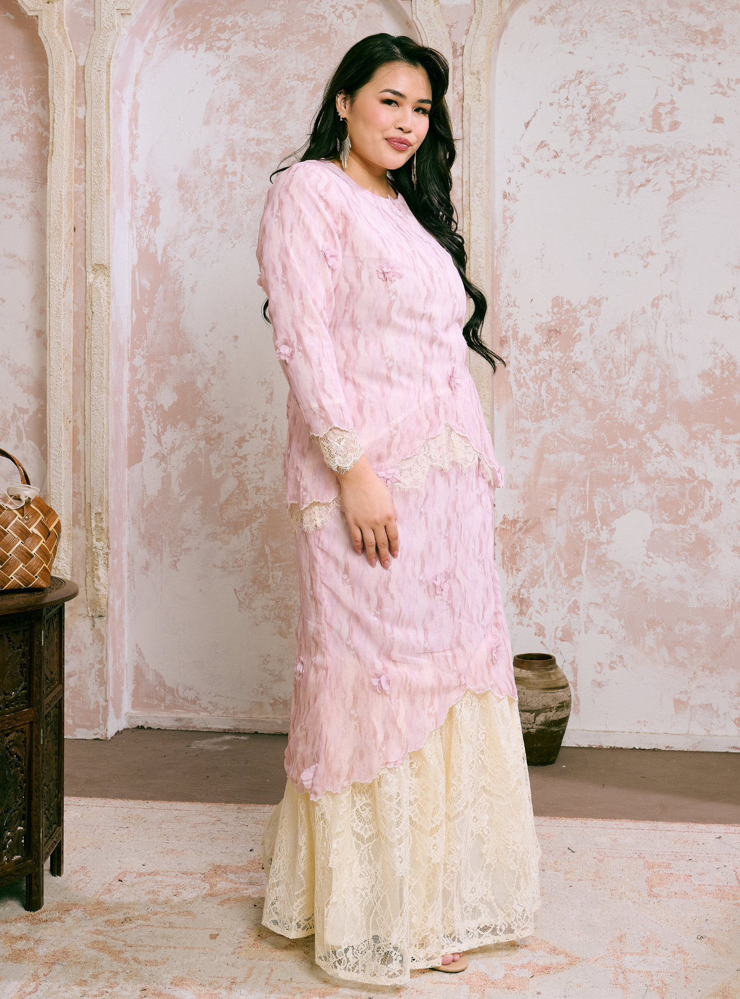 Santun Aminah 3D Lace Kurung - Vanila Strawberry