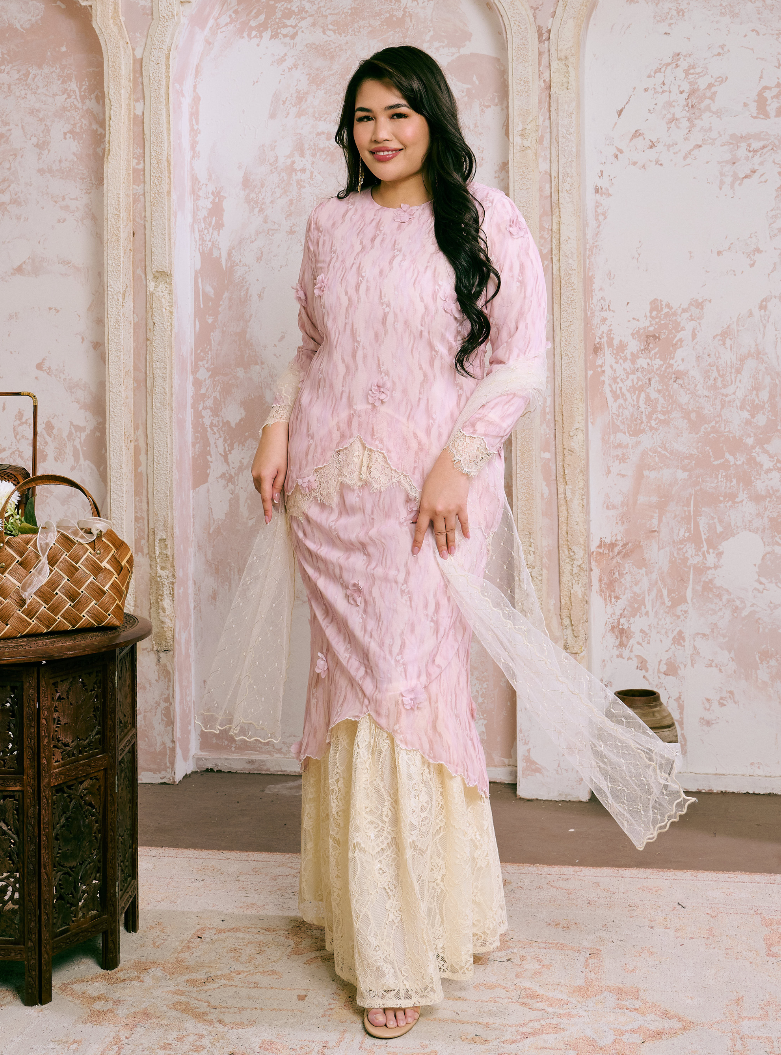 Santun Aminah 3D Lace Kurung - Vanila Strawberry