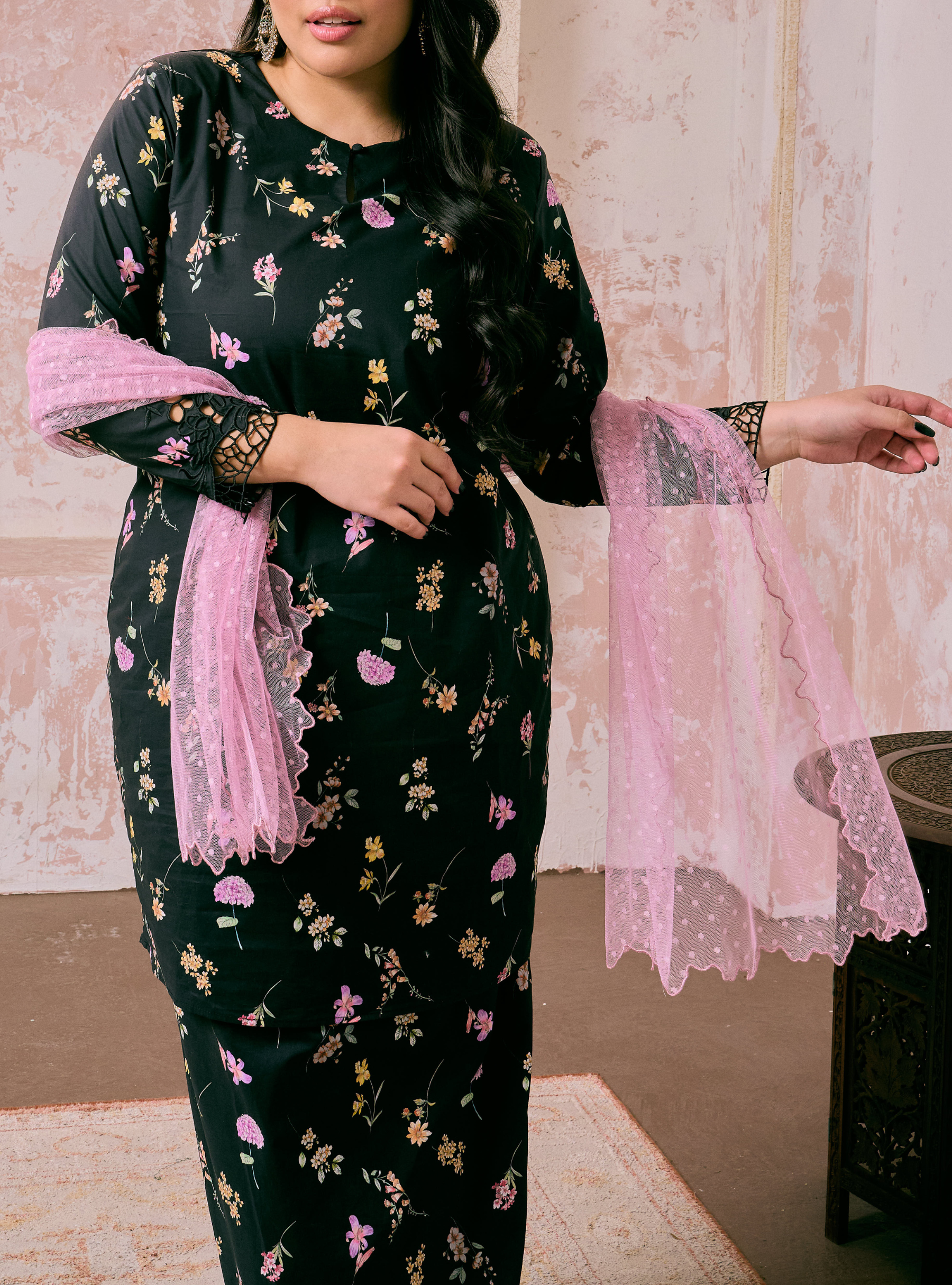 Orked Dotted Lace Selendang - Dusty Pink