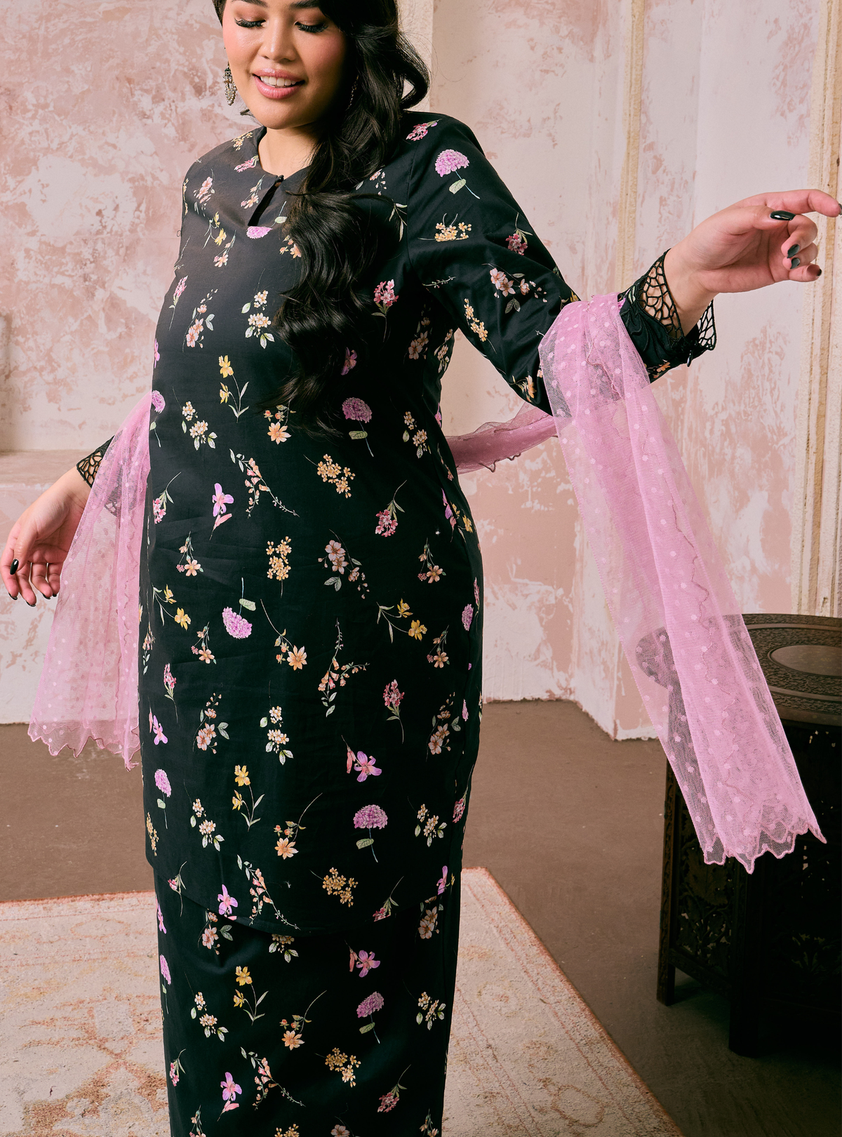 Orked Dotted Lace Selendang - Dusty Pink