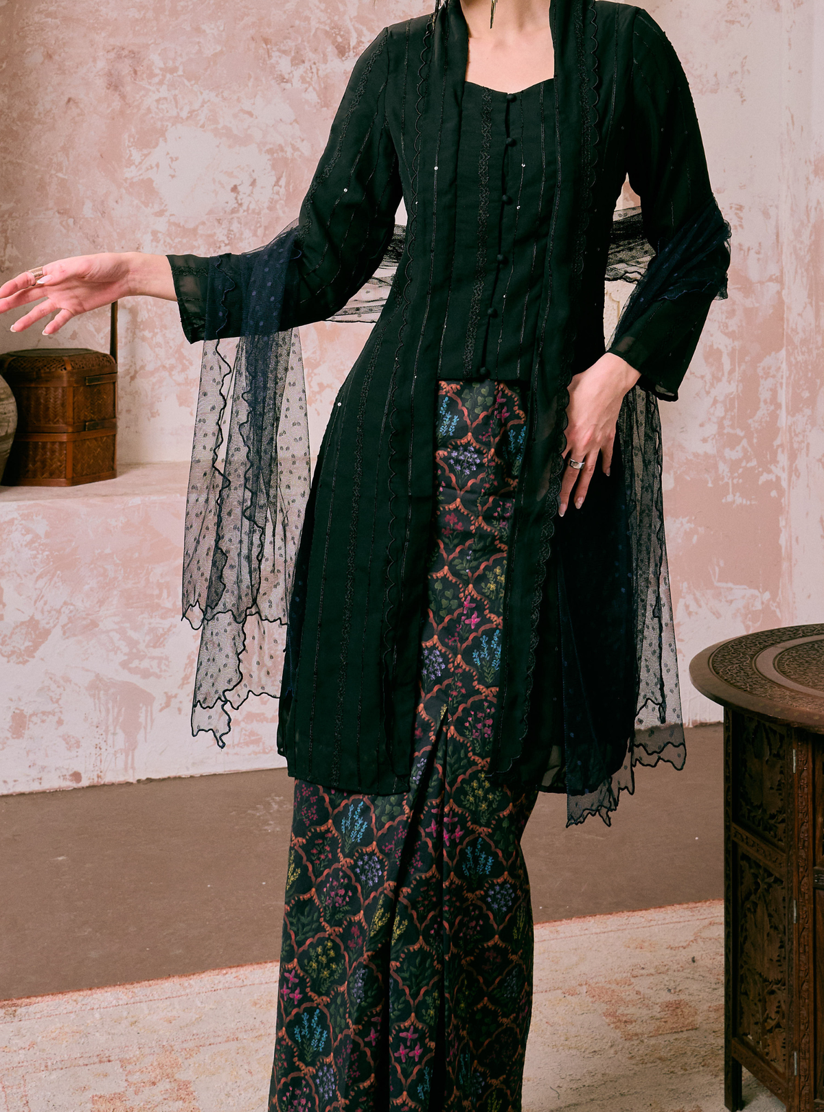 Orked Dotted Lace Selendang - Navy Black