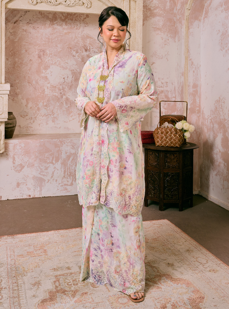 Santun Kadijah Embroidered Kebarung - Matcha Strawberry