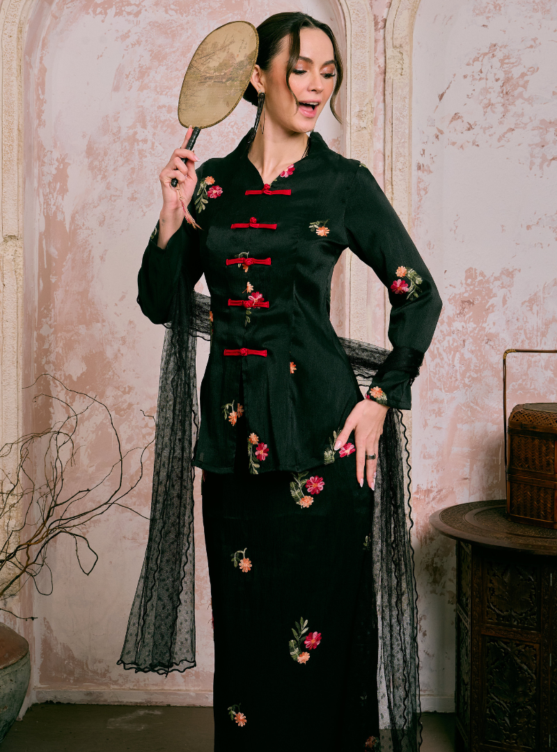 Santun Yumi Crochet  Kebaya Kurung - Black