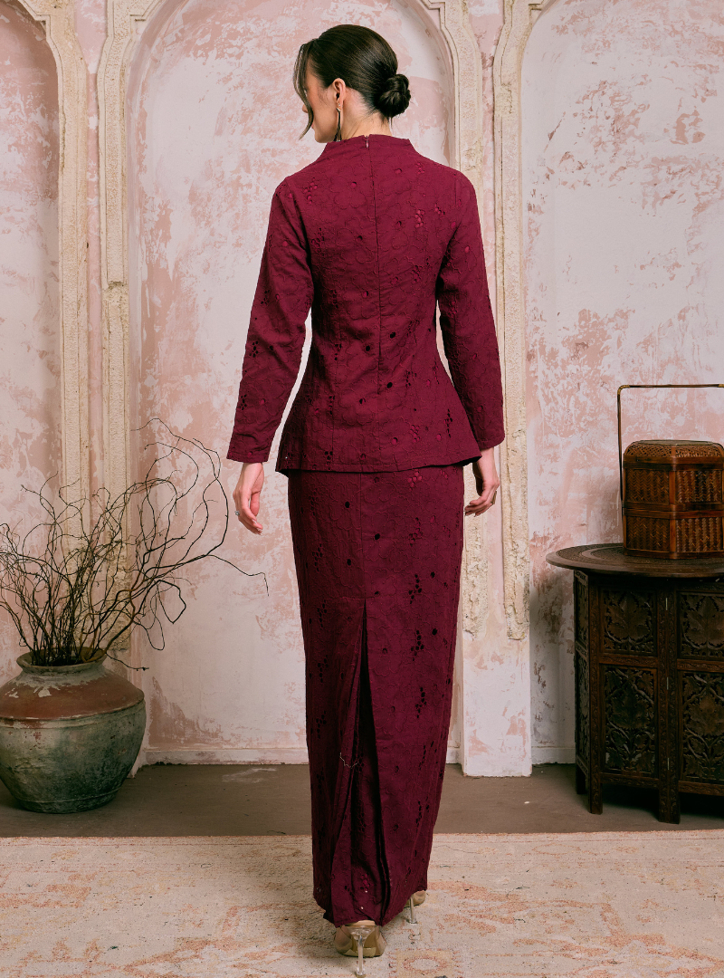Santun Yumi Embroidered Kebaya Kurung - Maroon Eyelet